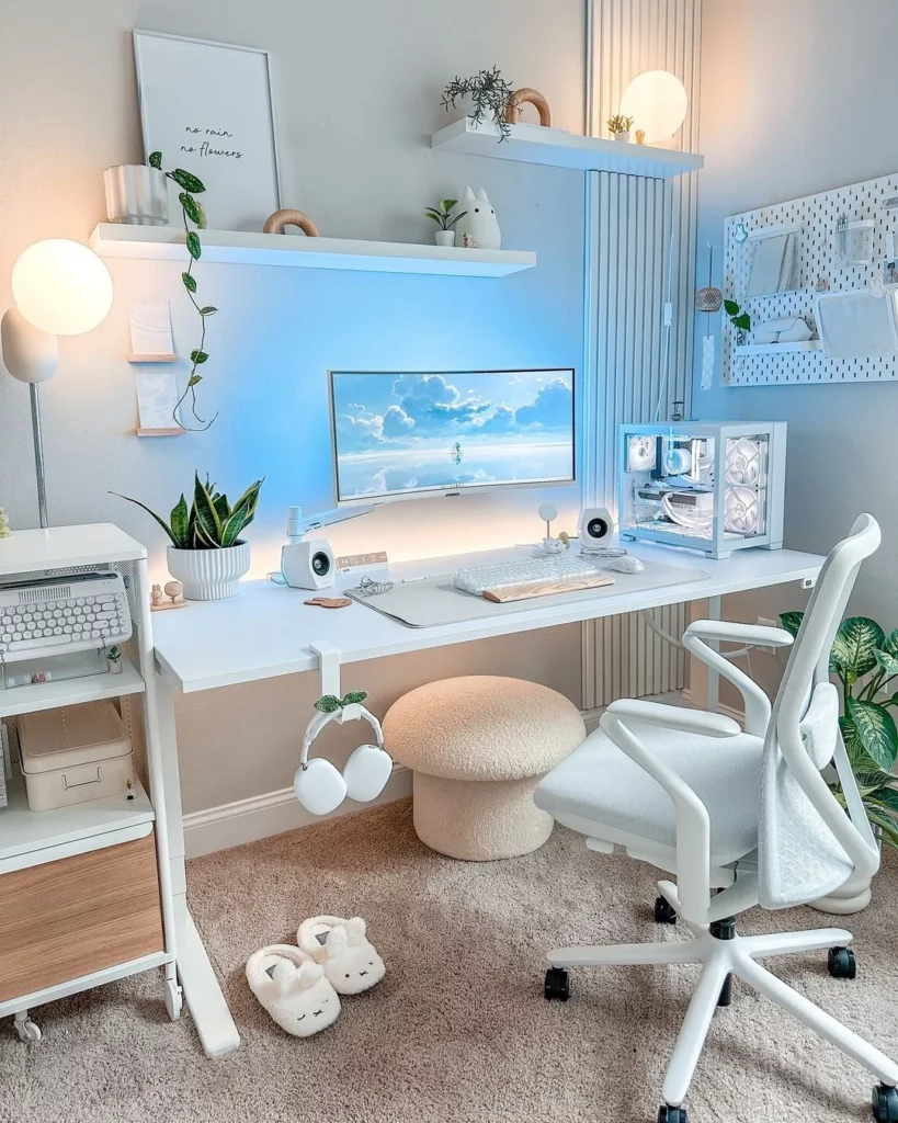 quarto gamer branco e tranquilo.webp exemplo de setup branco clean: ideias para criar um espaço organizado moderno e funcional 