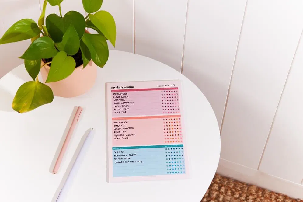 home organization routine planner organized house.webp planejador rotina de organização doméstica casa organizada.webp exemplo de como criar uma rotina simples de organização da casa: hábitos diários para manter a casa organizada
